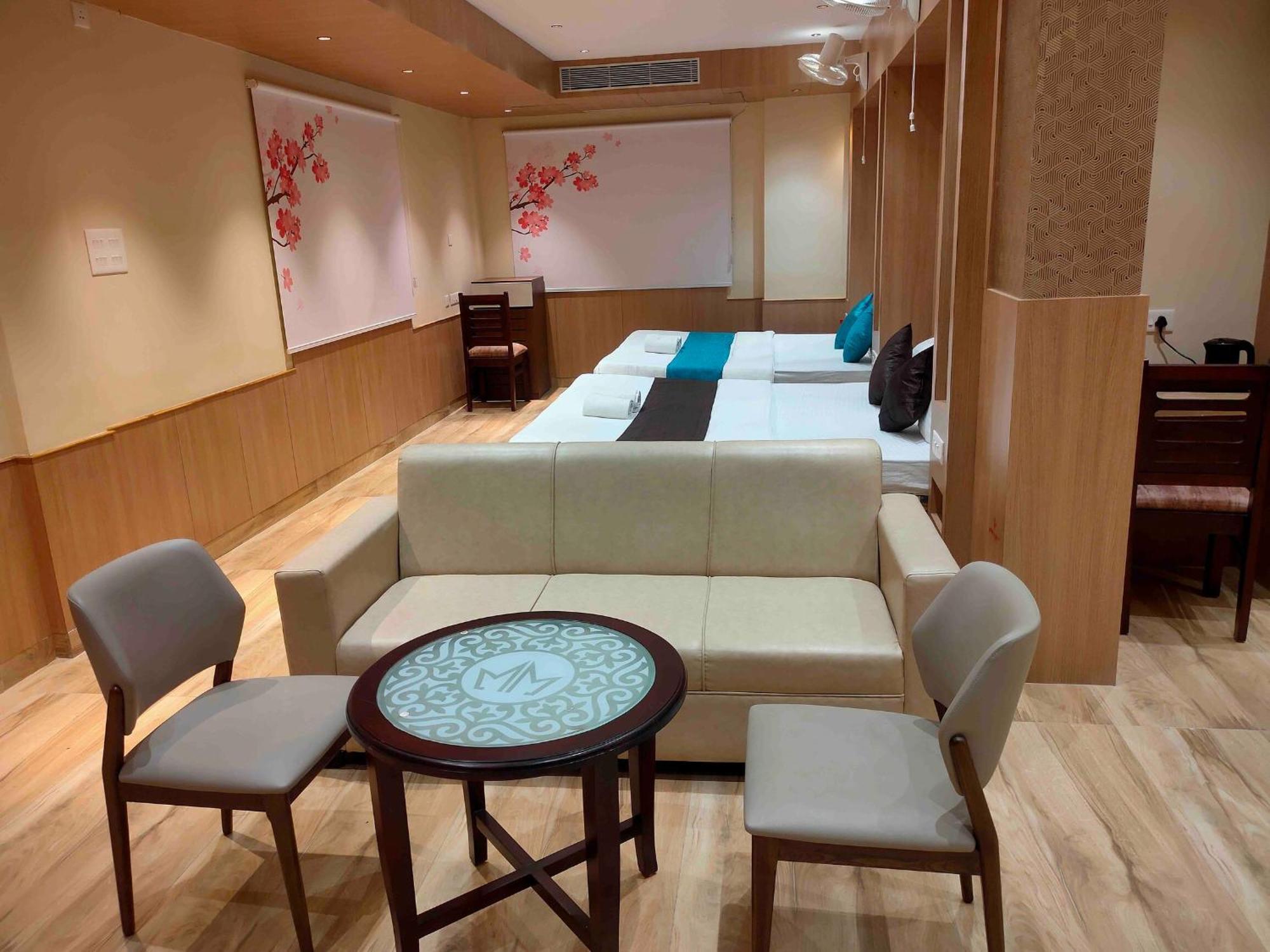 Hotel Mellow Mood บูบันเนสชวาร์ ภายนอก รูปภาพ