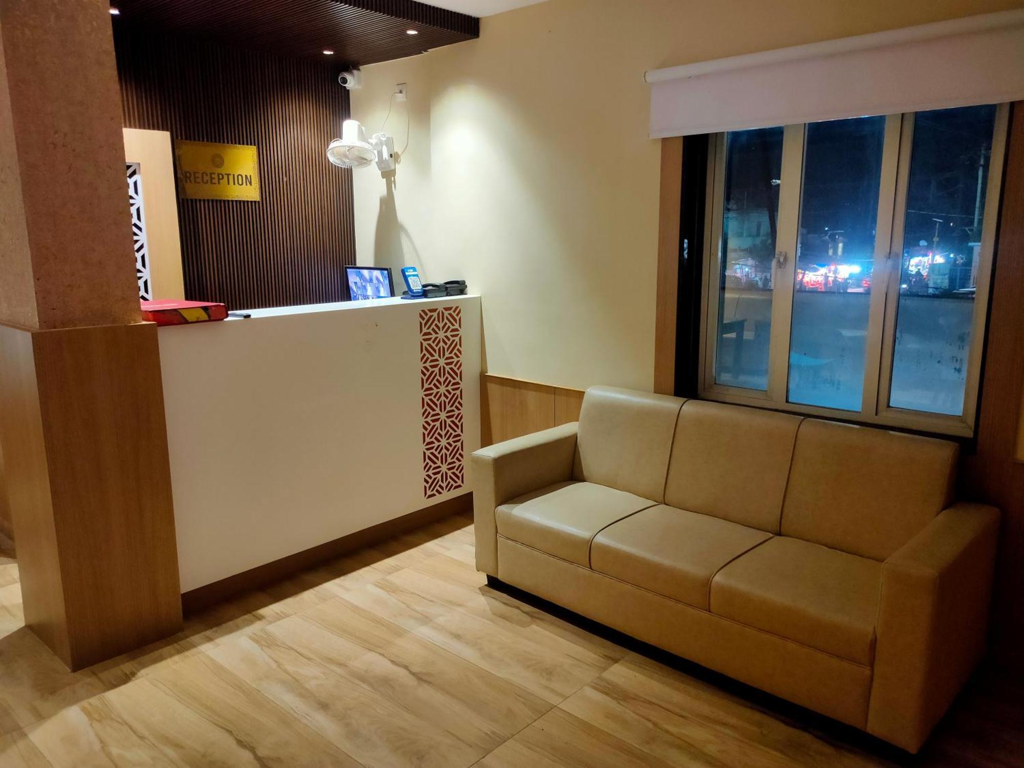 Hotel Mellow Mood บูบันเนสชวาร์ ภายนอก รูปภาพ