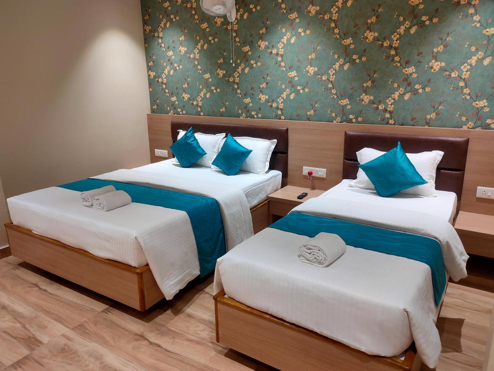 Hotel Mellow Mood บูบันเนสชวาร์ ภายนอก รูปภาพ